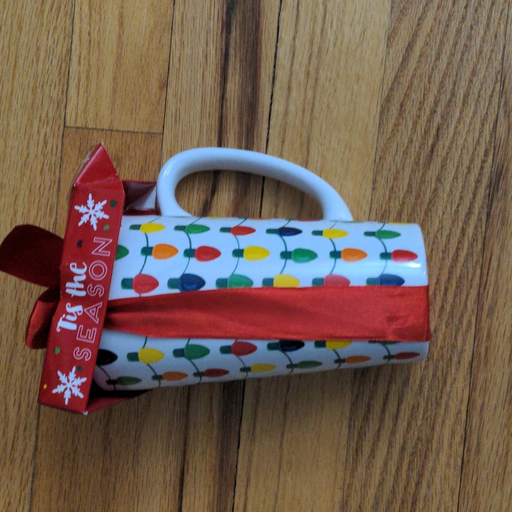 ❗ LAST CHANCE❗NEW Holiday Lights Coffee Mug